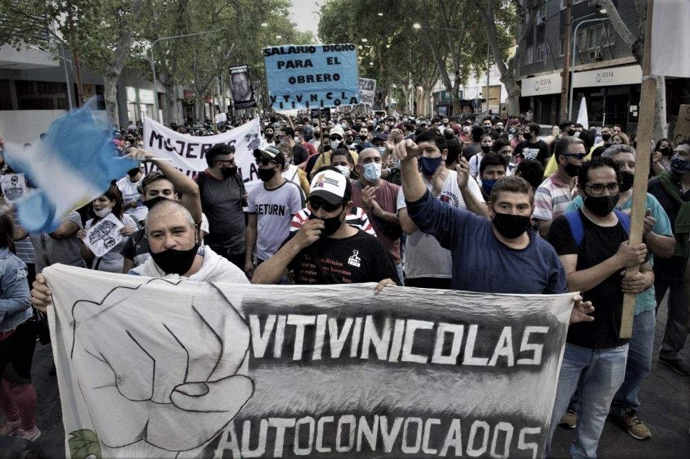 marcha de obreros vitivinícolas en Mendoza marcha de obreros vitivinícolas en Mendoza