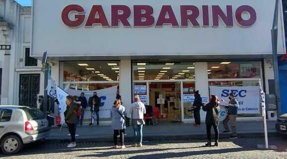 garbarino quiebra despidos sueldos trabajadores local