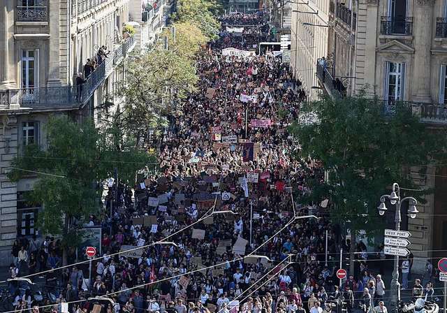 La rebelión estudiantil francesa desafía el ajuste de Macron