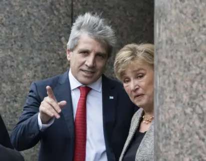 Milei es otro "degenerado fiscal" del FMI